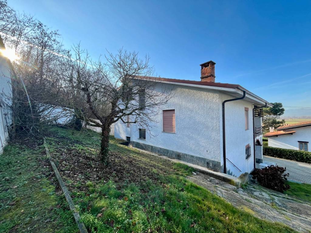 Panoramica villa indipendente alle porte di Bra