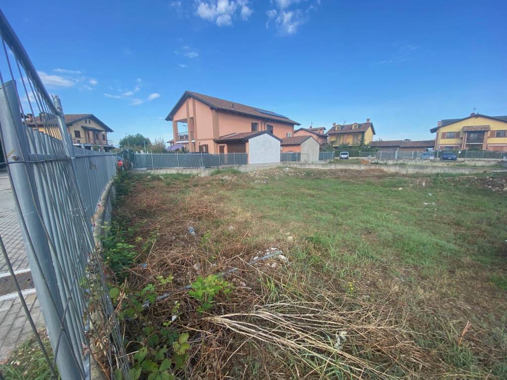 TERRENO EDIFICABILE CON PROGETTI APPROVATI