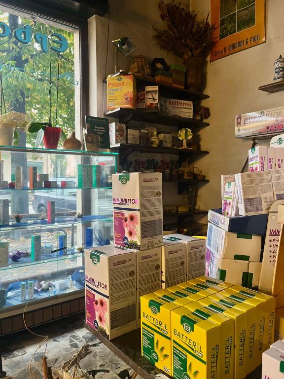 CEDESI ATTIVITA DI ERBORISTERIA ULTRATRENTENNALE