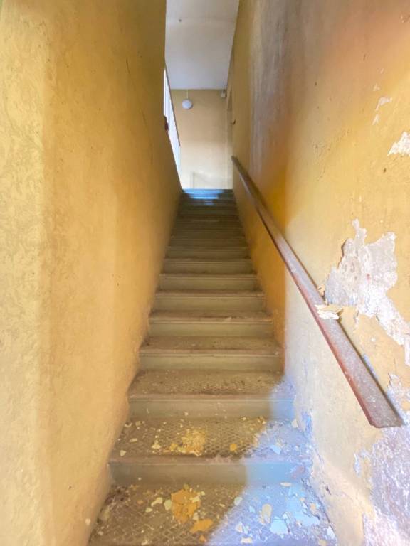 IMMOBILE DA RISTRUTTURARE PER SVILUPPO UNI-PLURIFAMILIARE