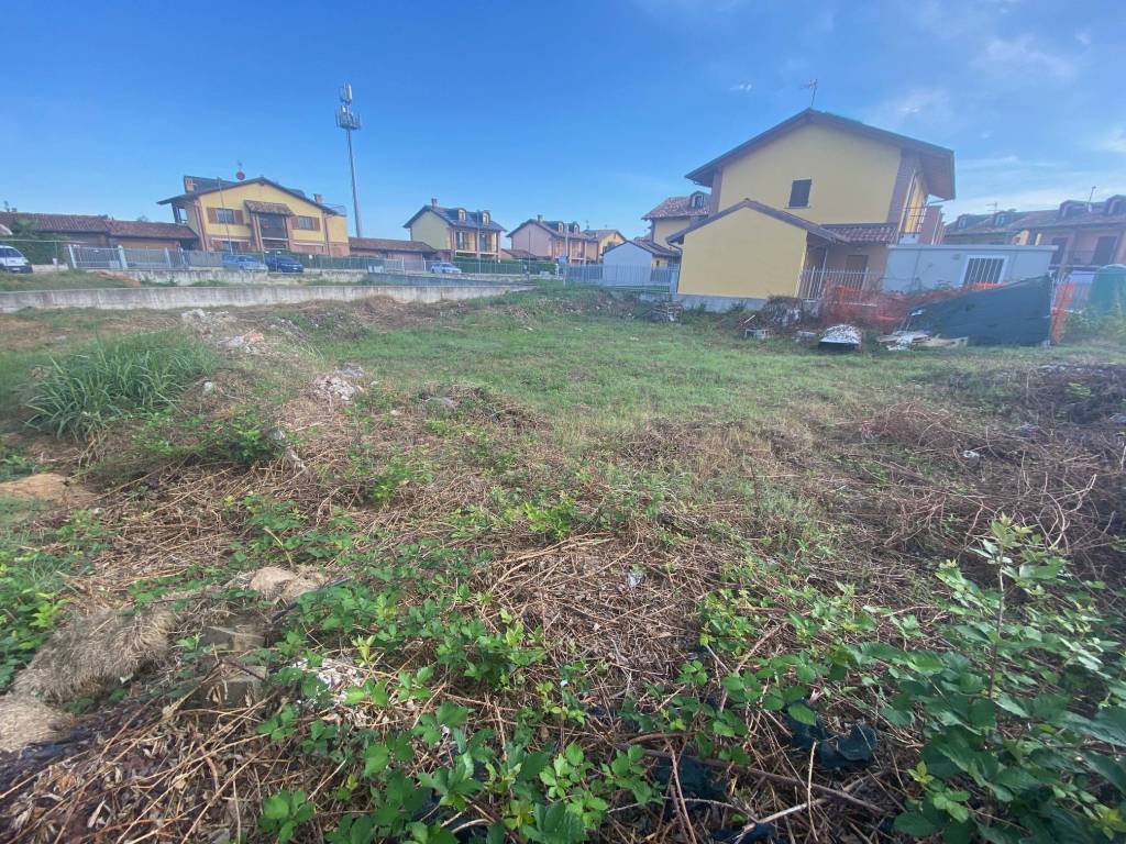 TERRENO EDIFICABILE CON PROGETTI APPROVATI