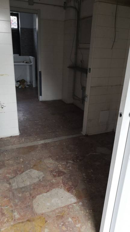 AFFITTASI LOCALE COMMERCIALE CARMAGNOLA BORGO SALSASIO