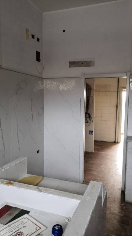 AFFITTASI LOCALE COMMERCIALE CARMAGNOLA BORGO SALSASIO