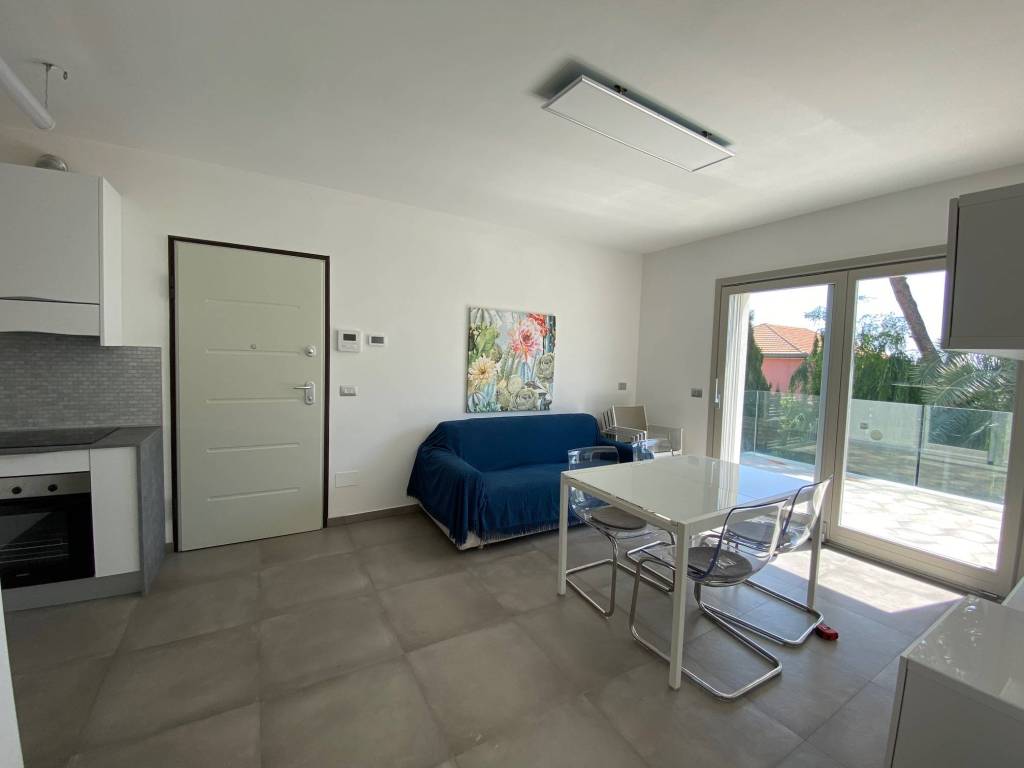 Moderna casa bifamiliare con terrazzi vista mare