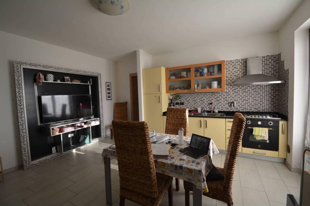 Ampio appartamento in zona residenziale arredato