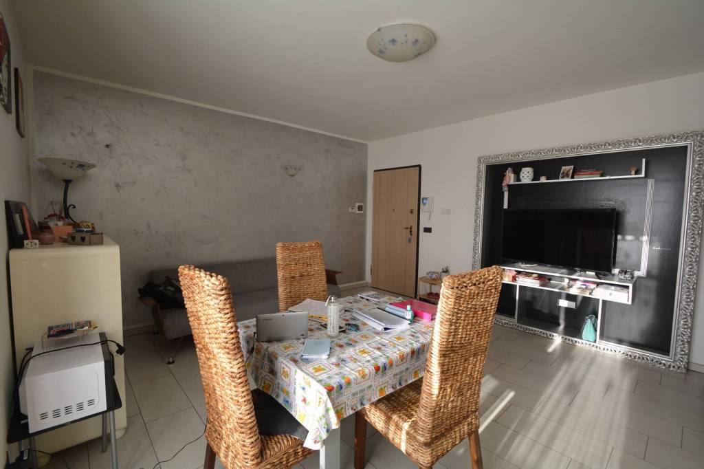 Ampio appartamento in zona residenziale arredato