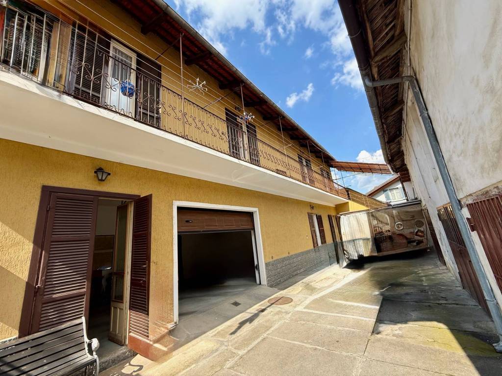 Ampia casa indipendente nel cuore di S. Bernardo