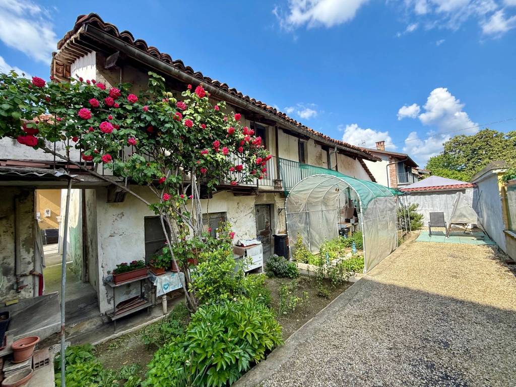Ampia casa indipendente nel cuore di S. Bernardo