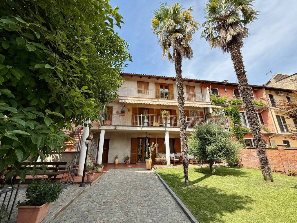 Prestigiosa proprietà plurifamiliare nel cuore di Carignano