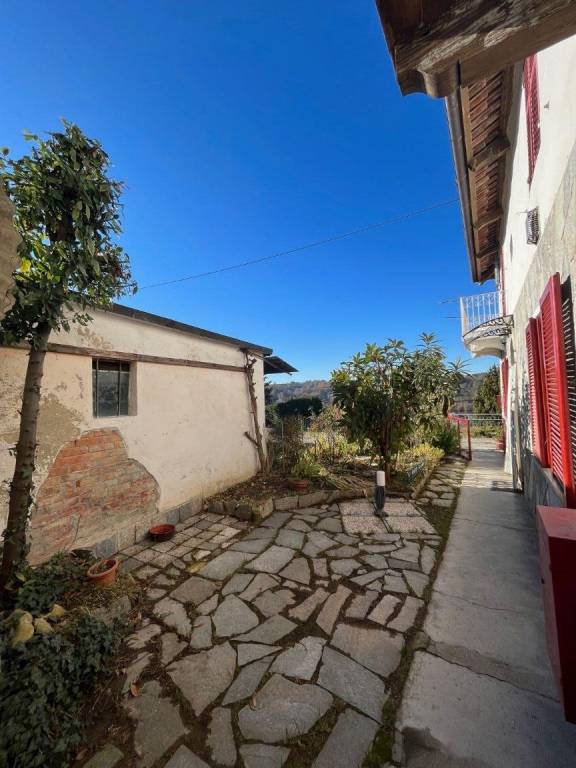 GRAZIOSA CASA SULLE COLLINE ASTIGIANE CON VISTA PANORAMICA