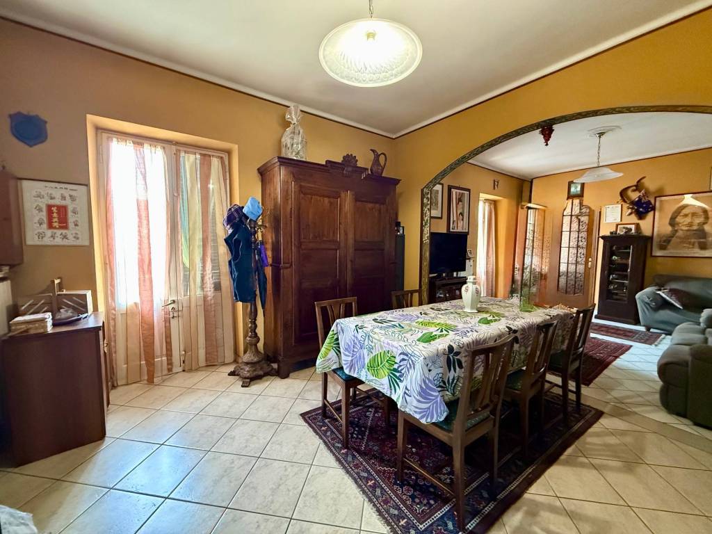 Porzione di casa indipendente nel cuore di S. Bernardo