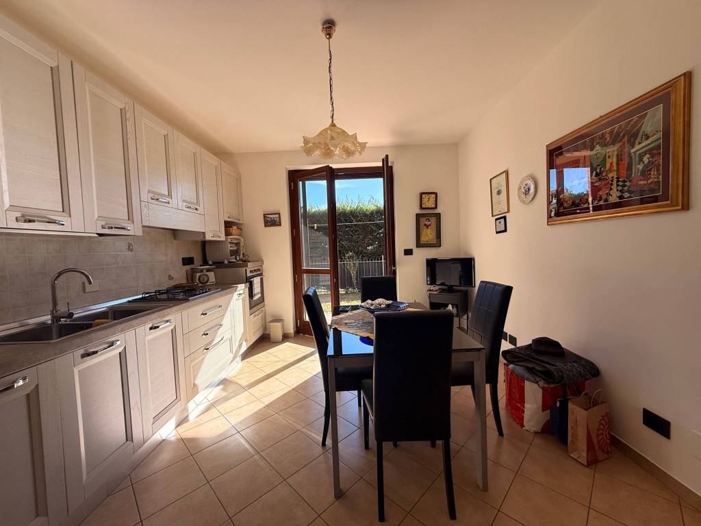 APPARTAMENTO IN QUADRIFAMILIARE CON GIARDINO PRIVATO