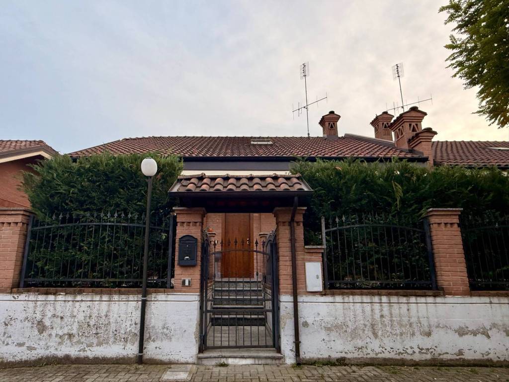 Luminosa villa indipendente ristrutturata