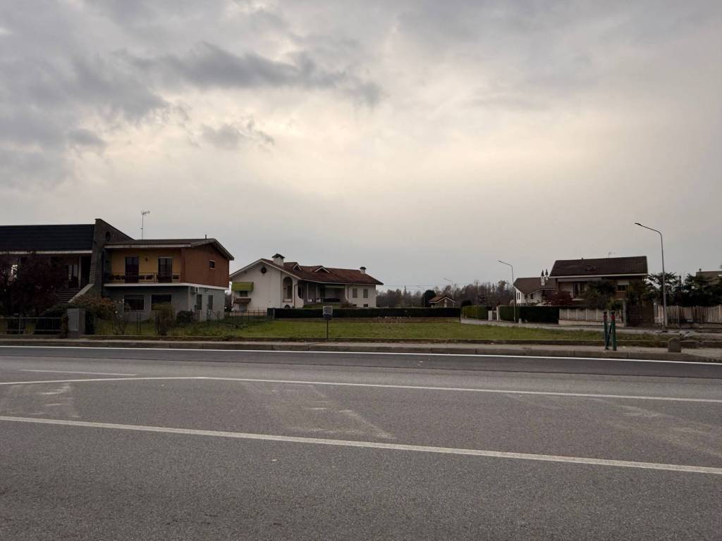 TERRENO EDIFICABILE IN ZONA RESIDENZIALE CASALGRASSO