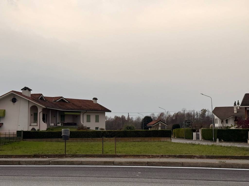 TERRENO EDIFICABILE IN ZONA RESIDENZIALE CASALGRASSO