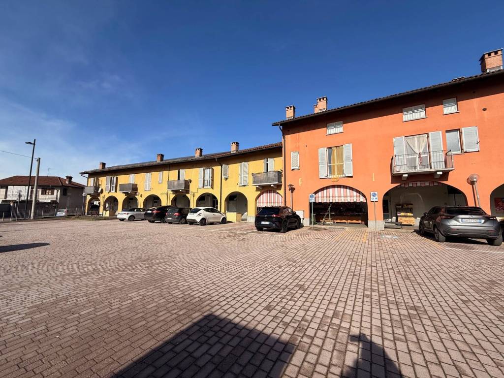 Luminoso appartamento mansardato in borgo Salsasio