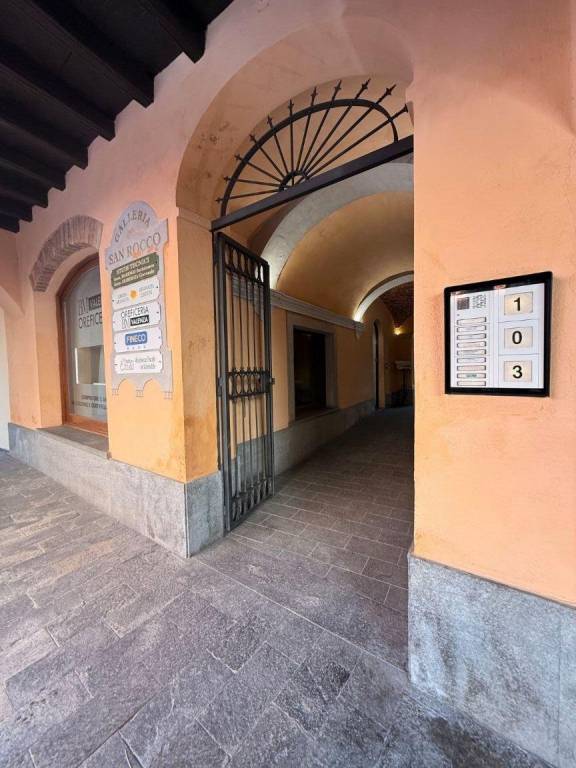 Ampio locale commerciale in posizione esclusiva