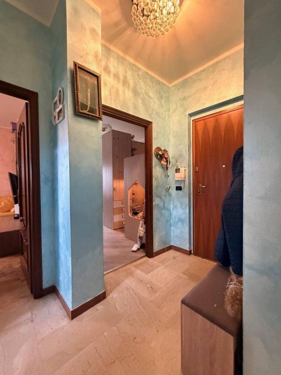 Trilocale ristrutturato e comodo al centro