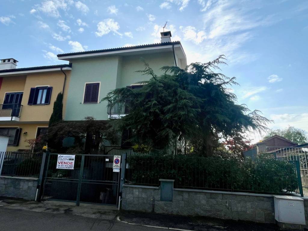 Ampia e luminosa villetta indipendente