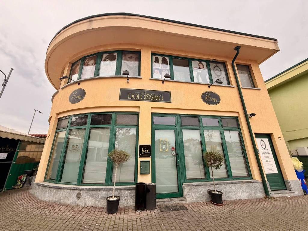 Cedesi attività di bar/pasticceria con alto fatturato