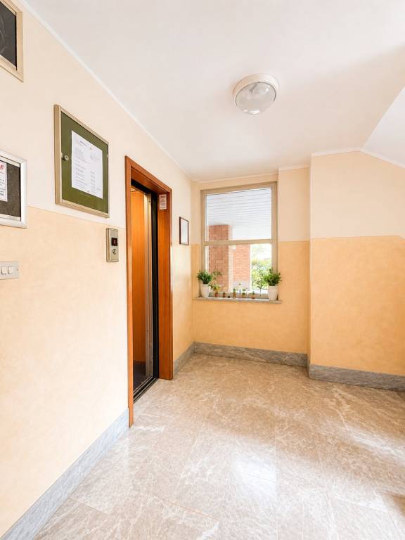 AMPIO TRILOCALE IN ZONA RESIDENZIALE