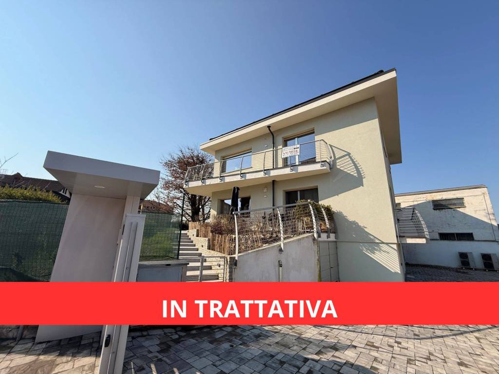 Favoloso appartamento in bifamiliare con terrazzi