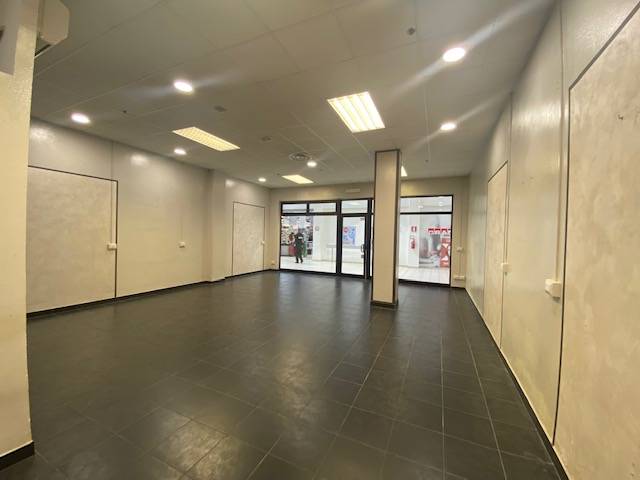 Ampio locale nel Centro Commerciale Europa