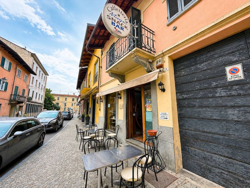 Bar con dehors nel centro storico Sommariva del Bosco