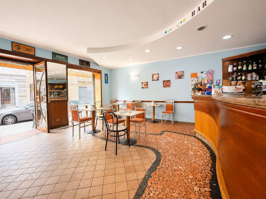 Bar con dehors nel centro storico Sommariva del Bosco