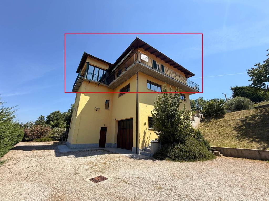 Appartamento con vista sulle colline di Montaldo Roero