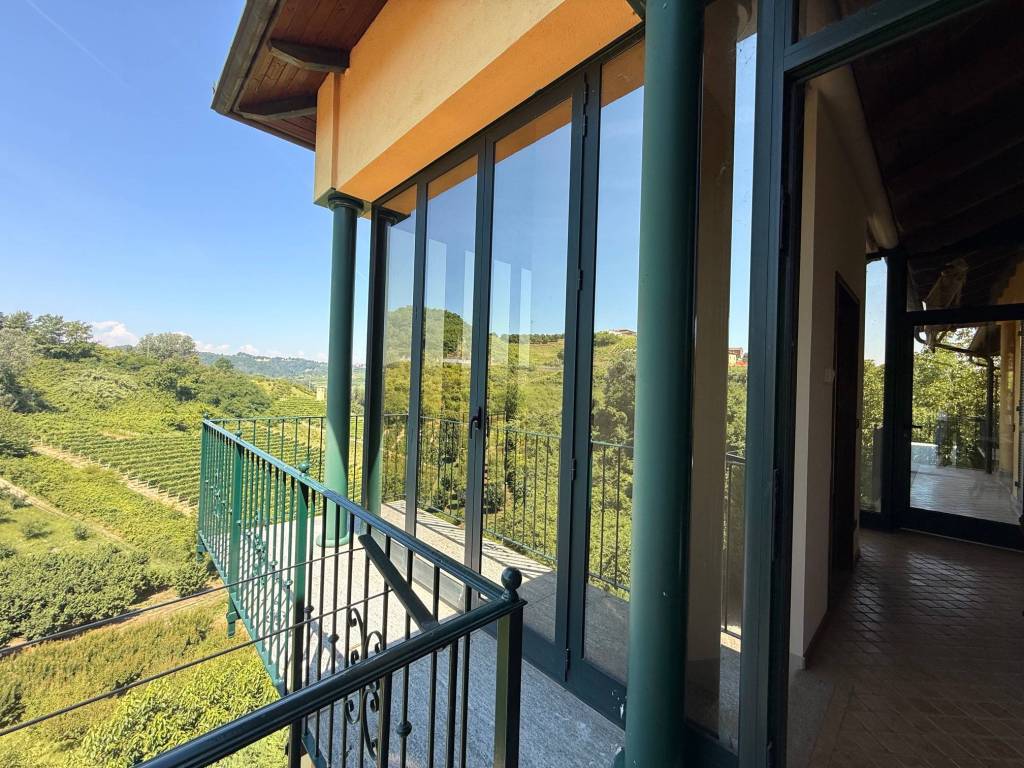 Appartamento con vista sulle colline di Montaldo Roero