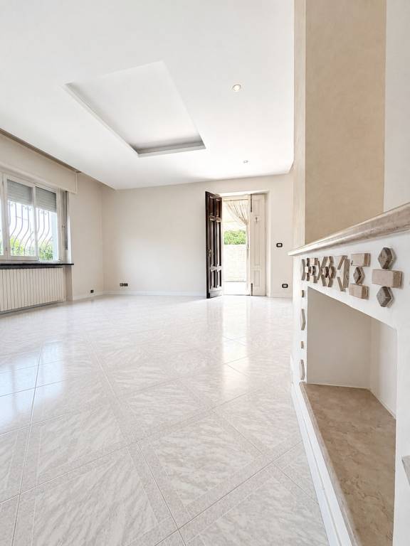 Appartamento in bifamiliare indipendente con giardino